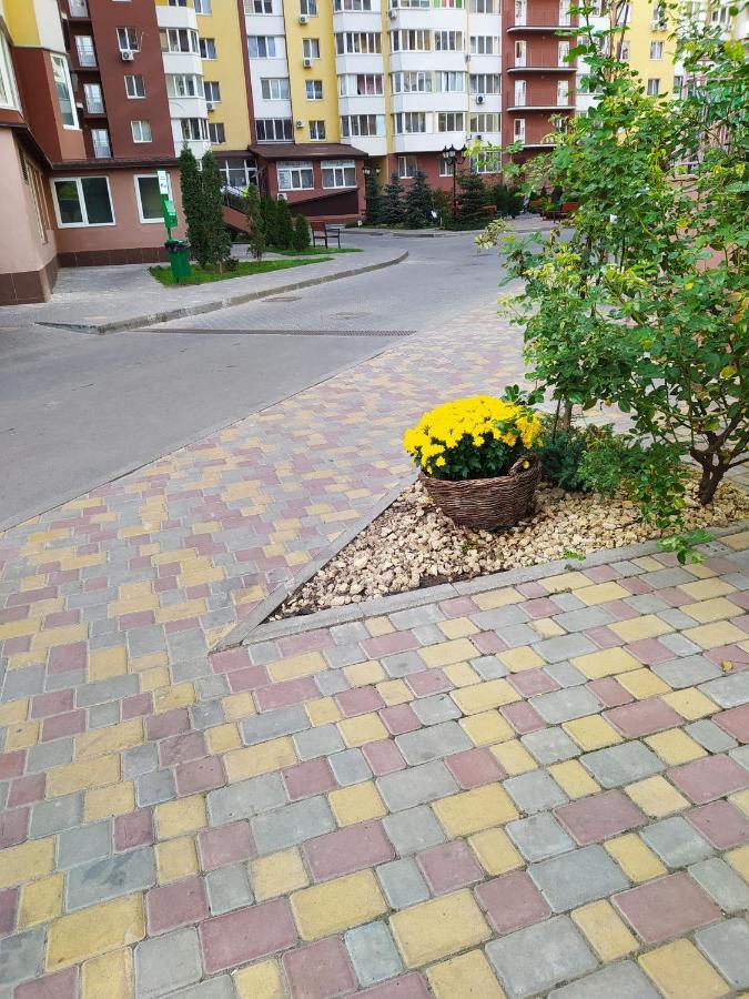 в жилом комплексе левитана,массив радужный *